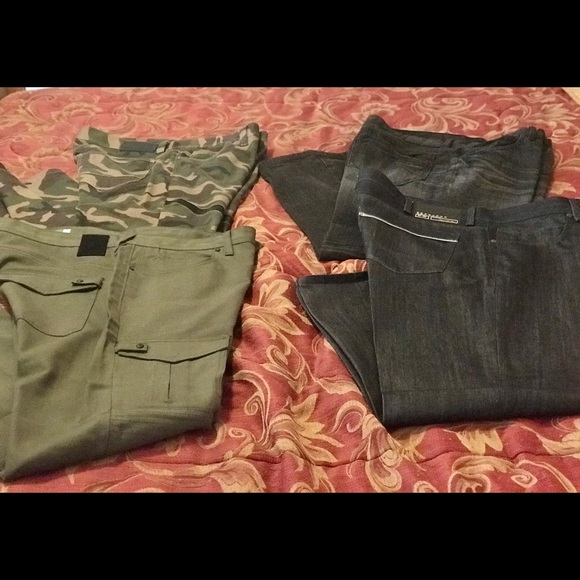 4 Pairs of Men’s Sean Jean Classics & Akademiks - Picture 7 of 8